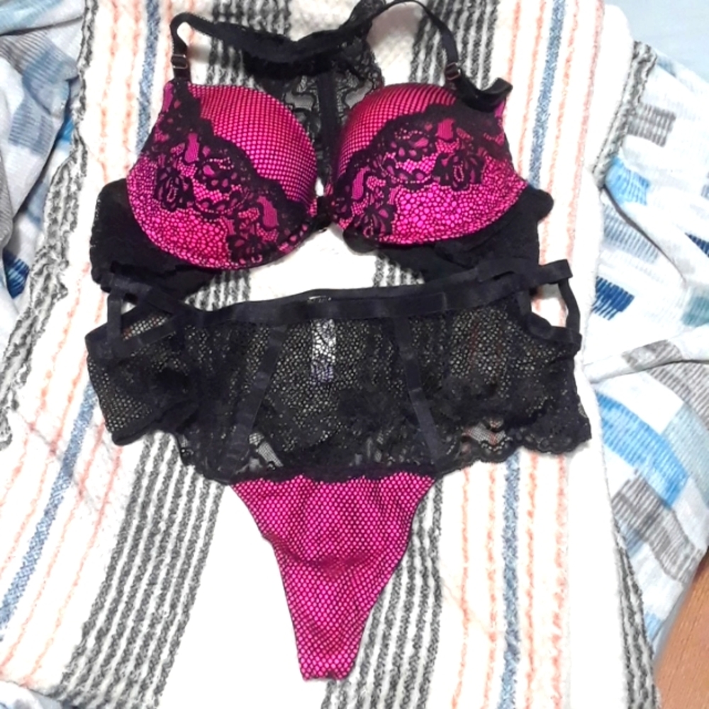 Lingerie (bra & pantie set)